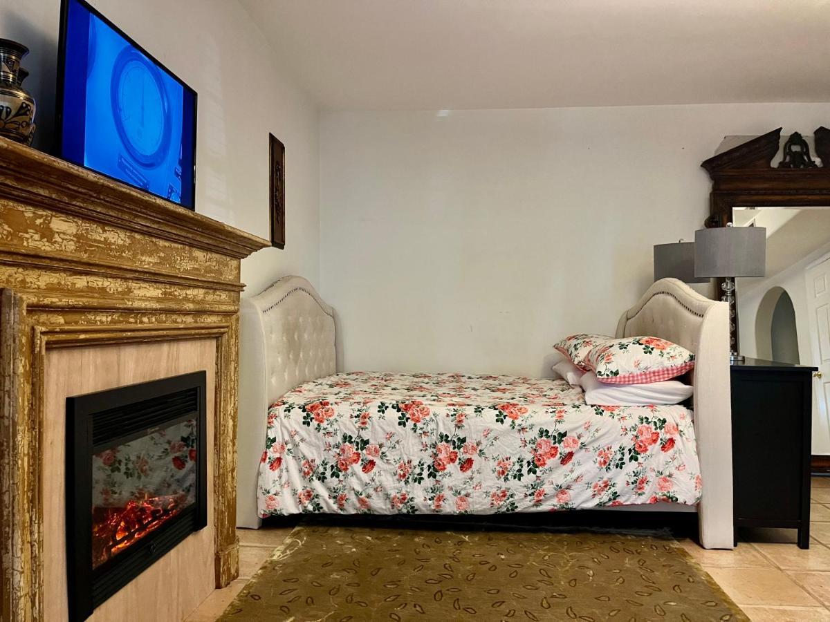 Hollywood Hills Homestay 로스앤젤레스 외부 사진